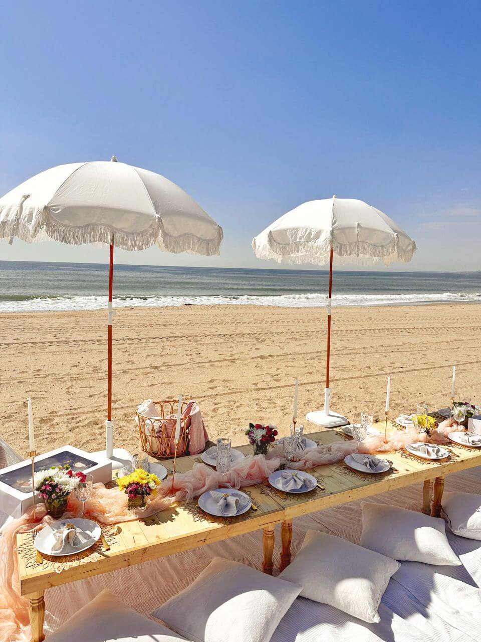 beach corporate pop-up picnic in LA