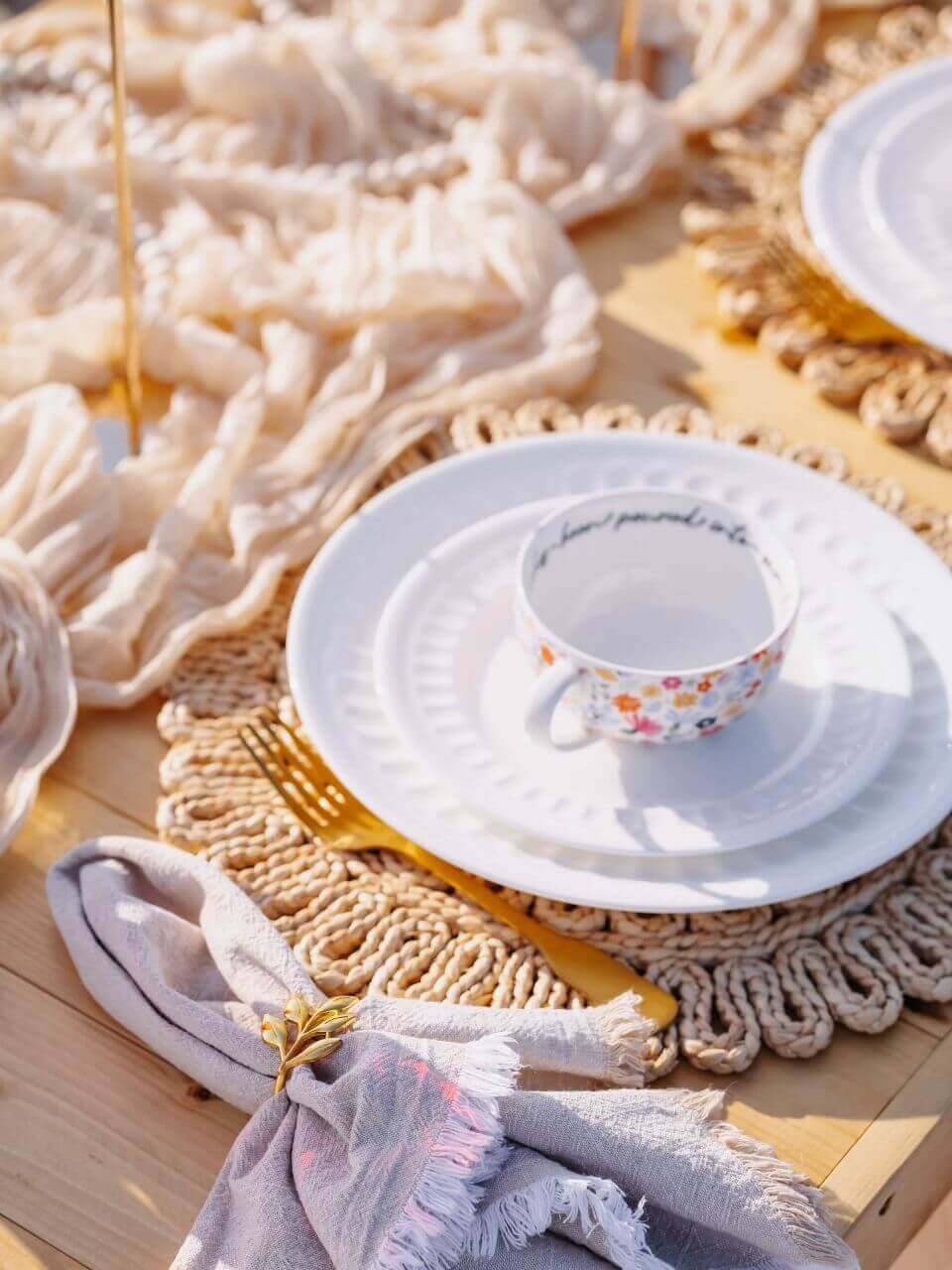 pop-up picnic at the beach in Los Angeles