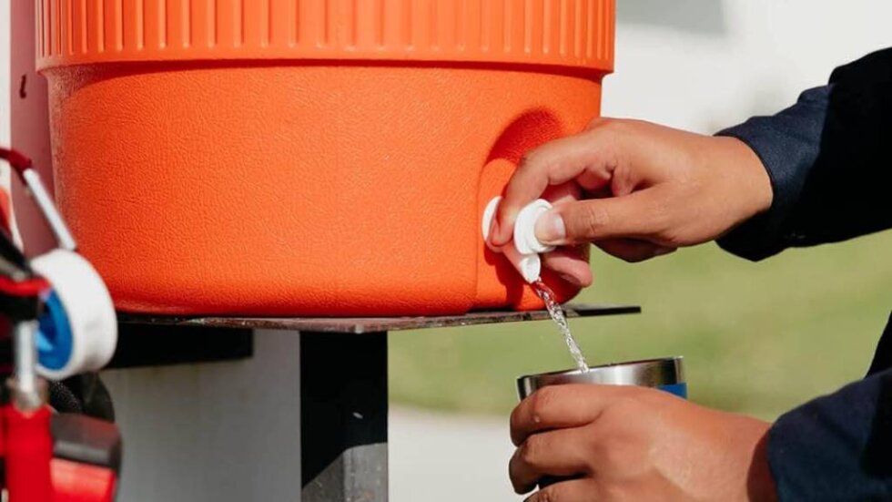 5 Best Gallon Water Jugs for Summer 2024 Picnic Makers