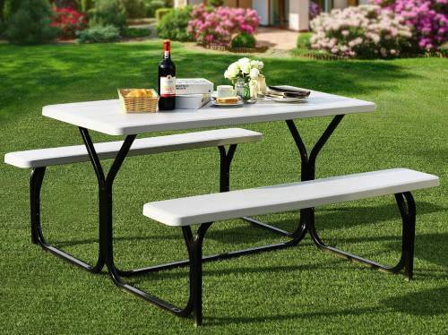 the Giantex Picnic Bench Set