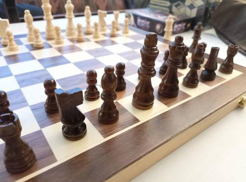 magnetic chess set