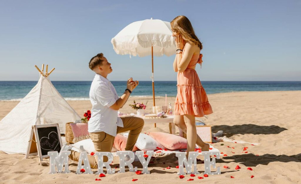 perfect marriage proposal picnic at the beach