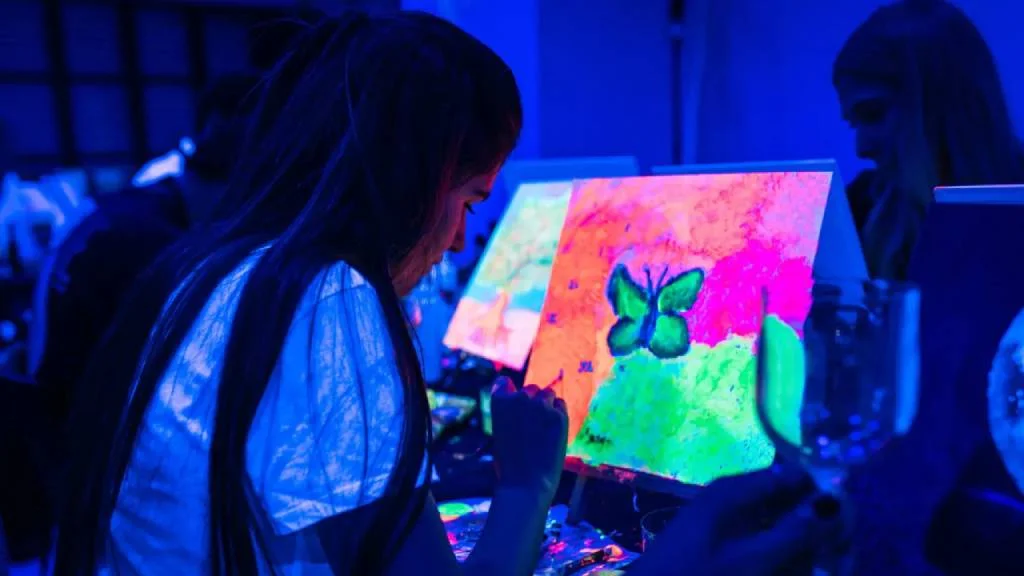 neon brush experience