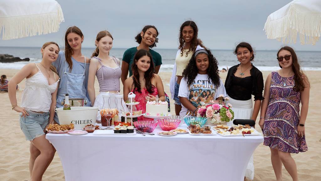 beach brunch with girlfriends