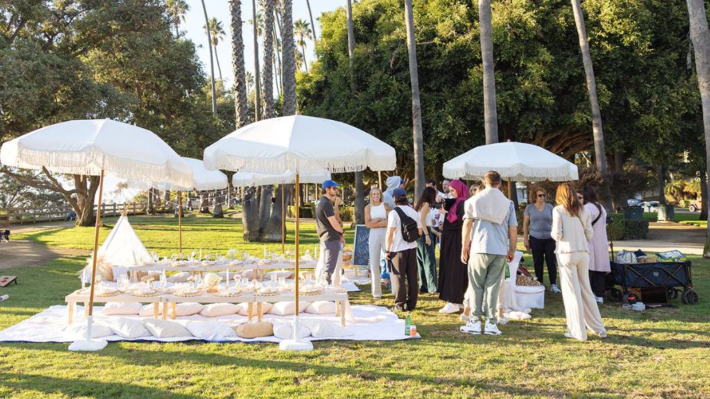 © Picnic Makers - https://picnicmakers.com/ outdoor picnic networking event