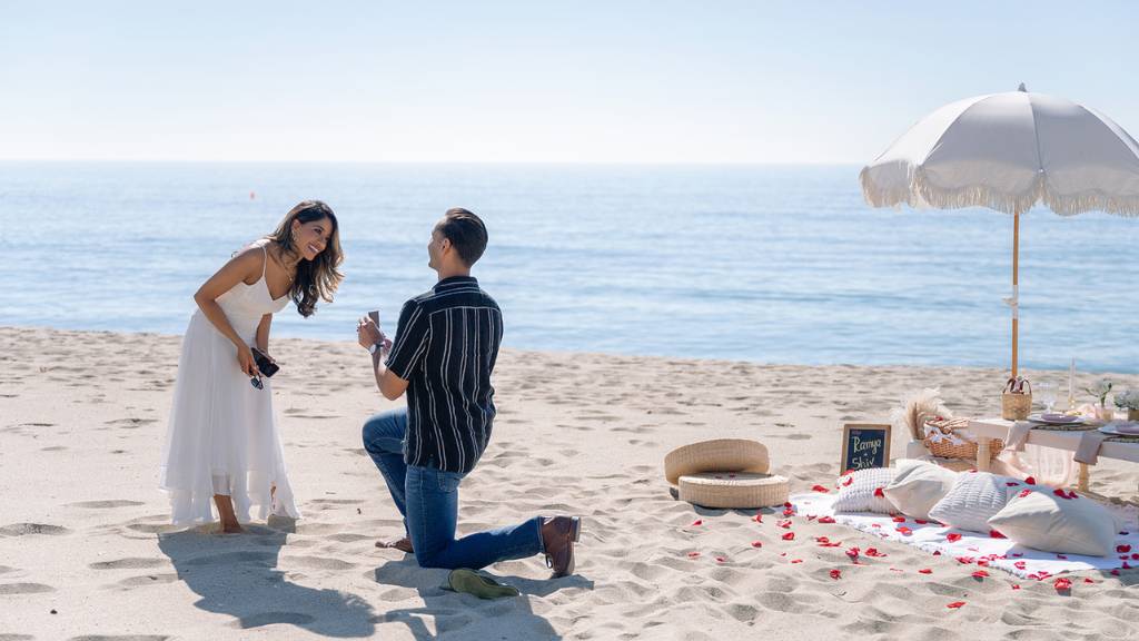 © Picnic Makers - https://picnicmakers.com/ beach proposal on one knee quote