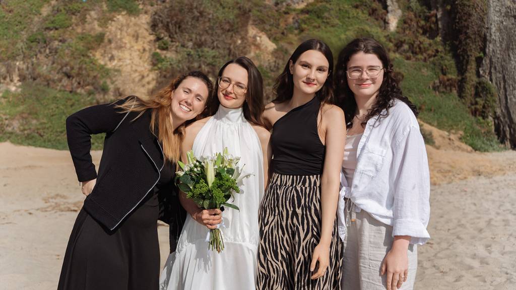 bride with honor attendants