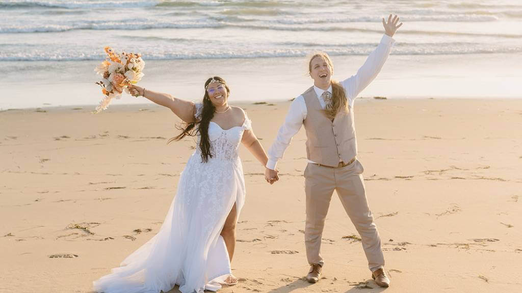 small wedding benefits