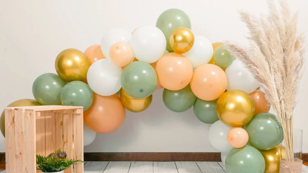 Balloon arch setup using helium-filled latex balloons
