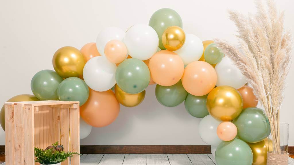 Balloon arch setup using helium-filled latex balloons