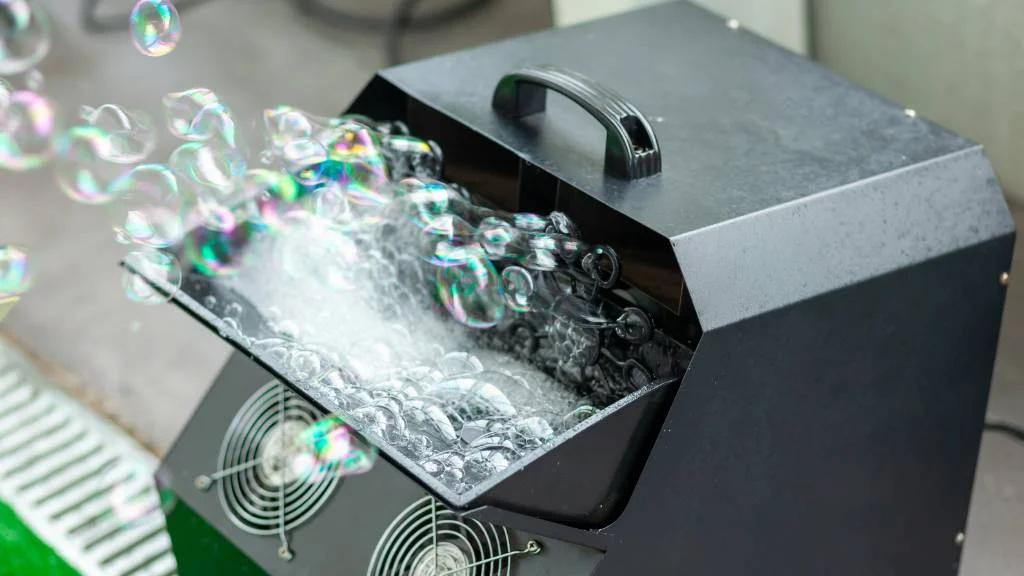 automatic bubble machine releasing bubbles