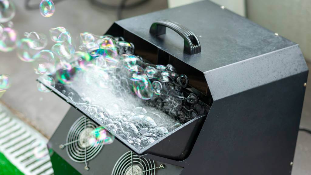 automatic bubble machine releasing bubbles