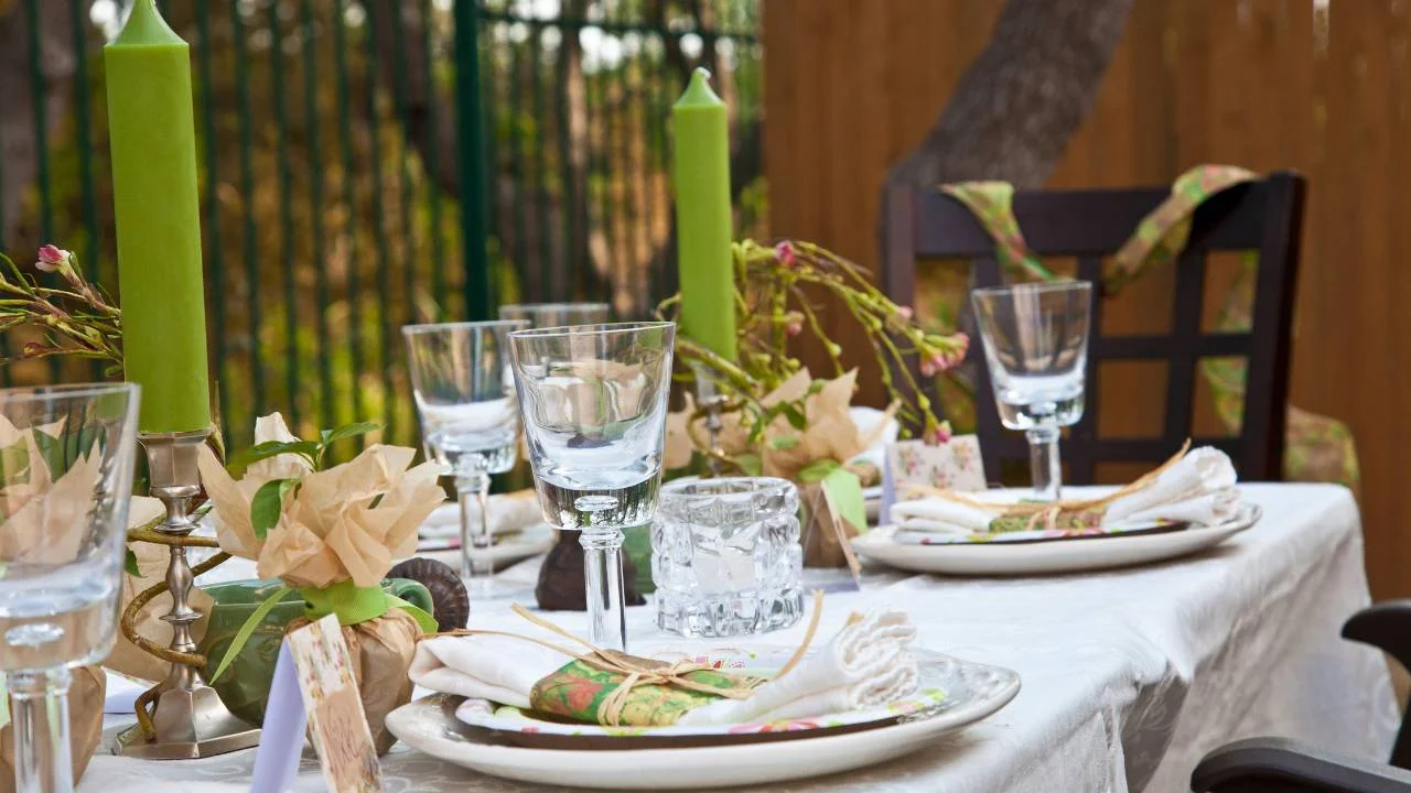 elegant outdoor dining