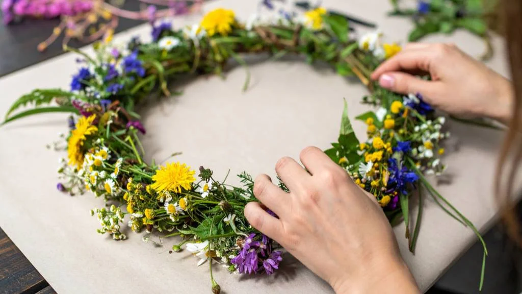 floral crown crafting picnic