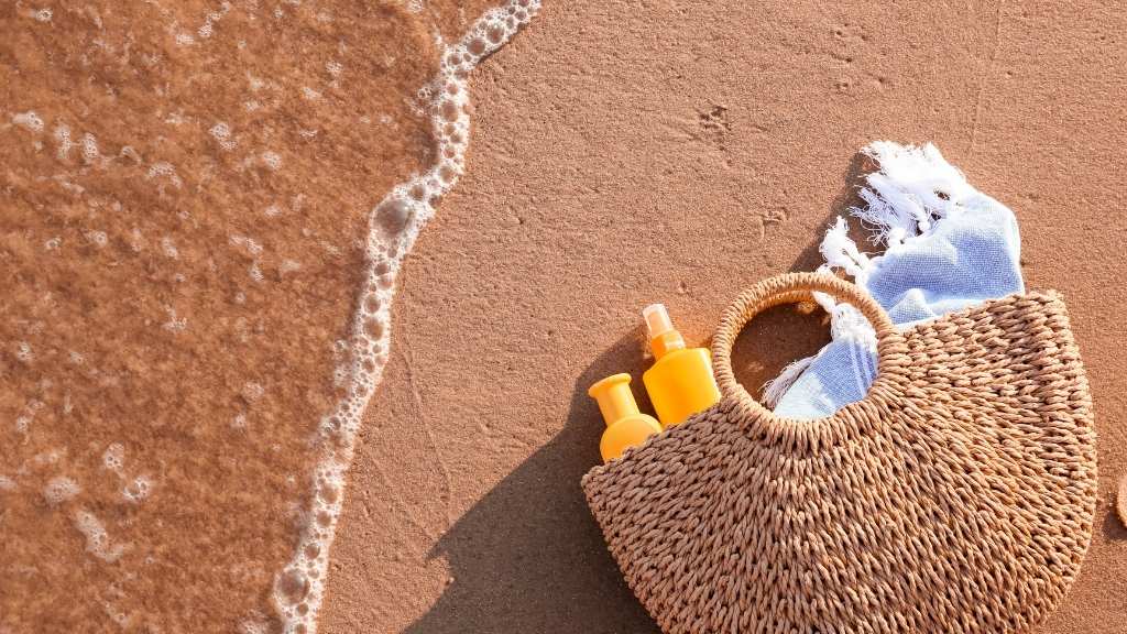 men’s beach bag on sand