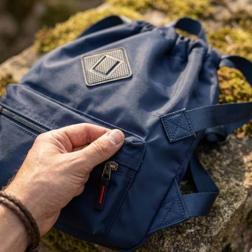 beach bag zipper detail