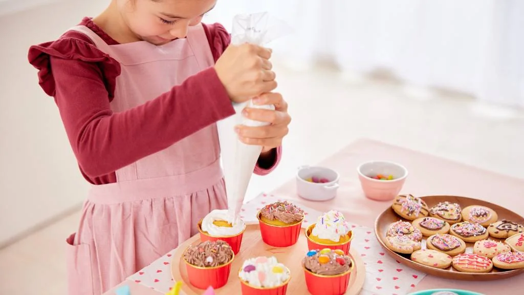 cupcake decorating party