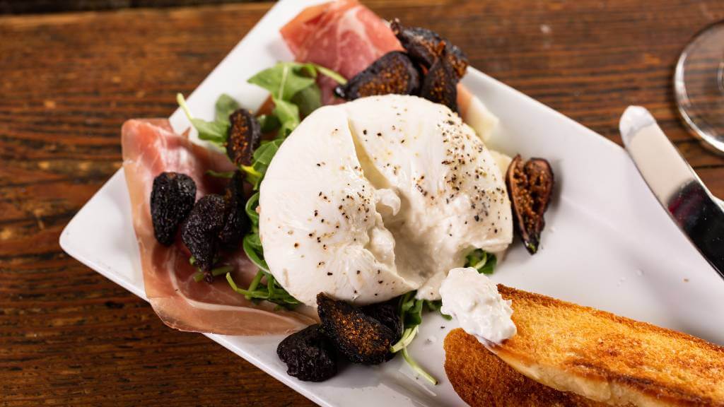 burrata picnic salad