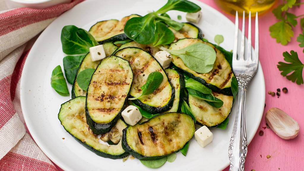 grilled zucchini salad plate
