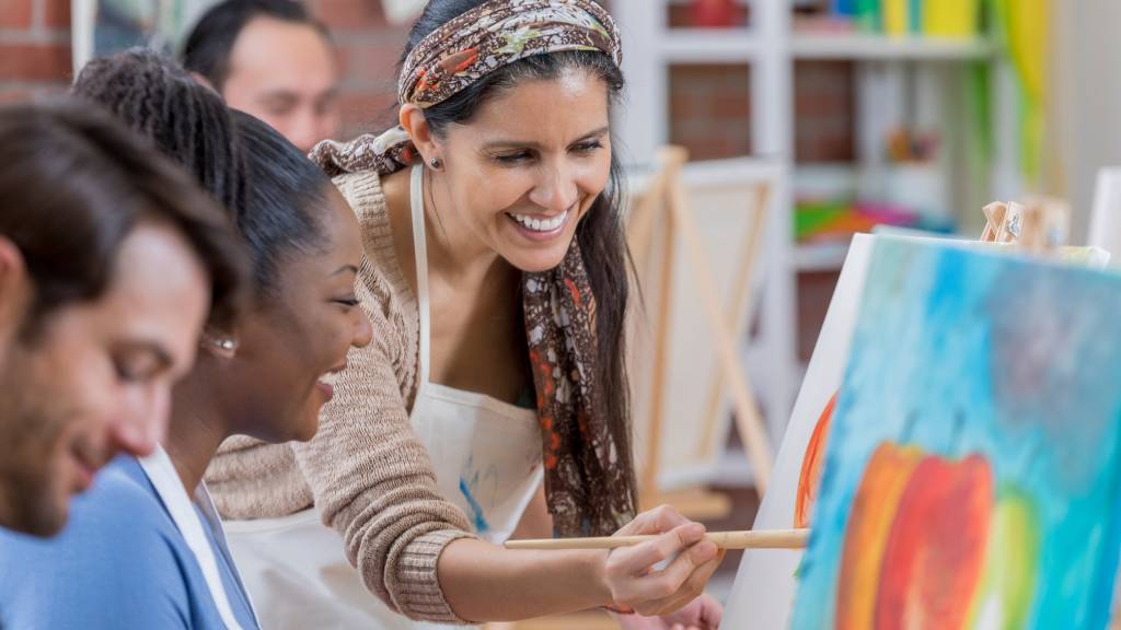 small team painting class