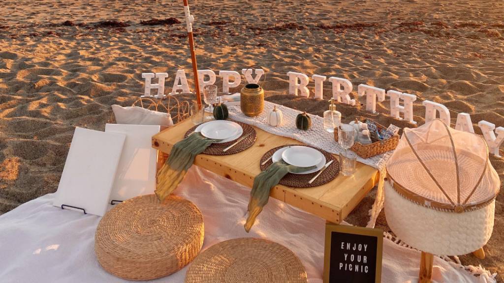 50th birthday beach tablescape