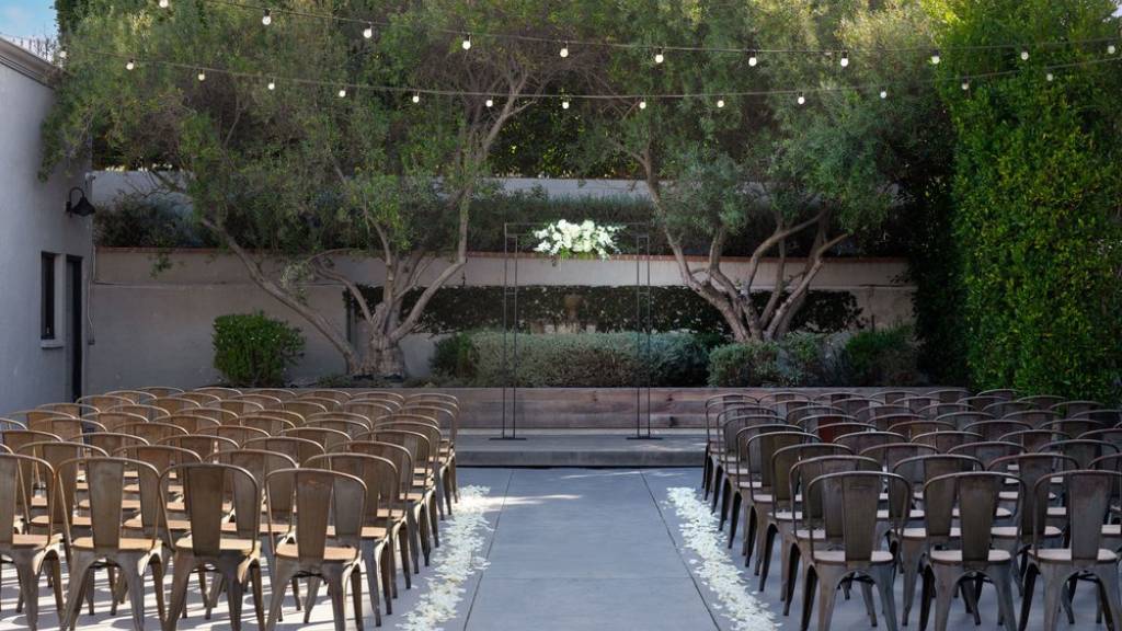 modern outdoor wedding ceremony los angeles