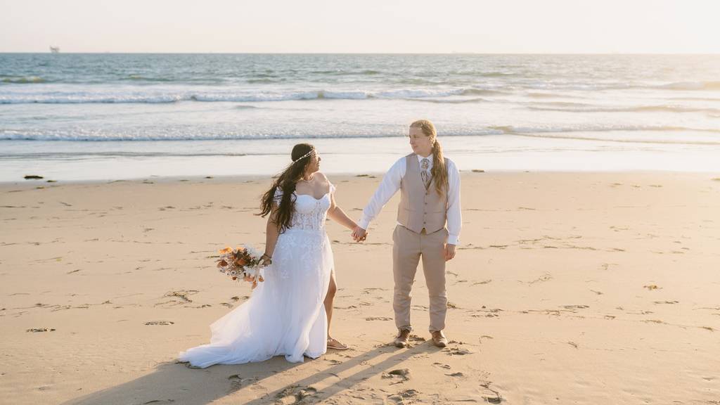 © Picnic Makers - https://picnicmakers.com/ beach wedding ceremony recessional