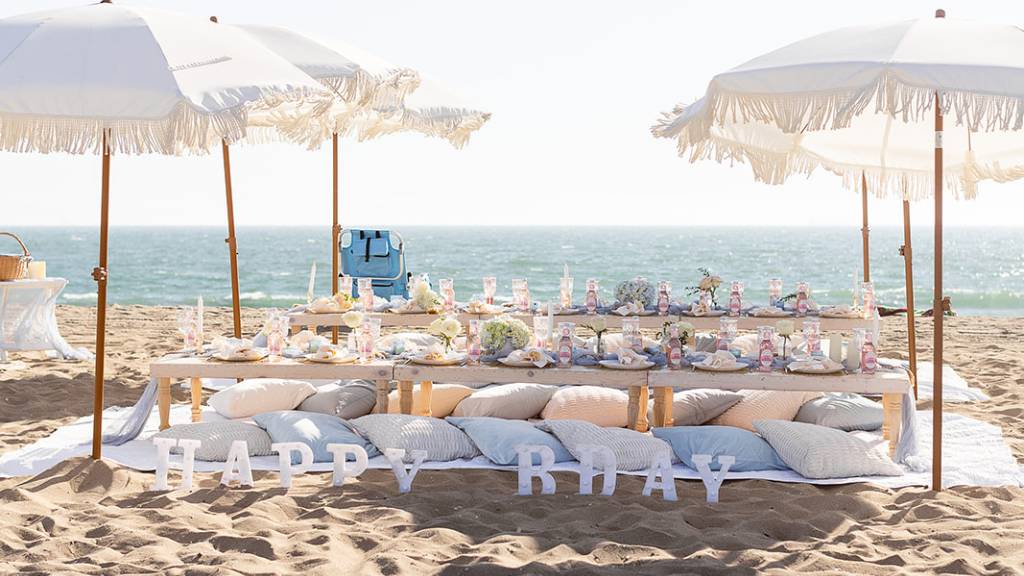 © Picnic Makers - https://picnicmakers.com/ elegant diamond birthday beach setup