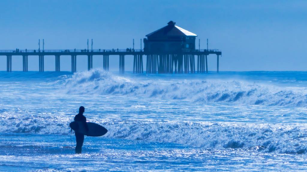 huntington beach surf waves