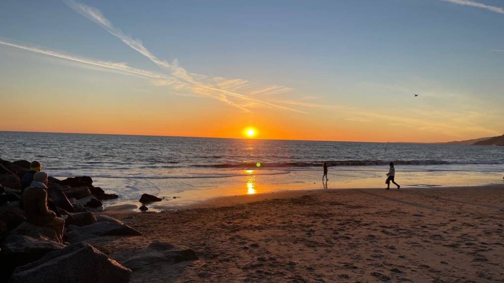 sunset at will rogers state beach