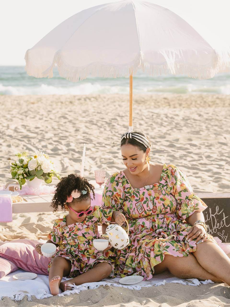 luxury pop-up picnic at the beach