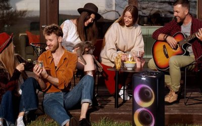 Best Powered Speakers & Playlist Pairing Guide