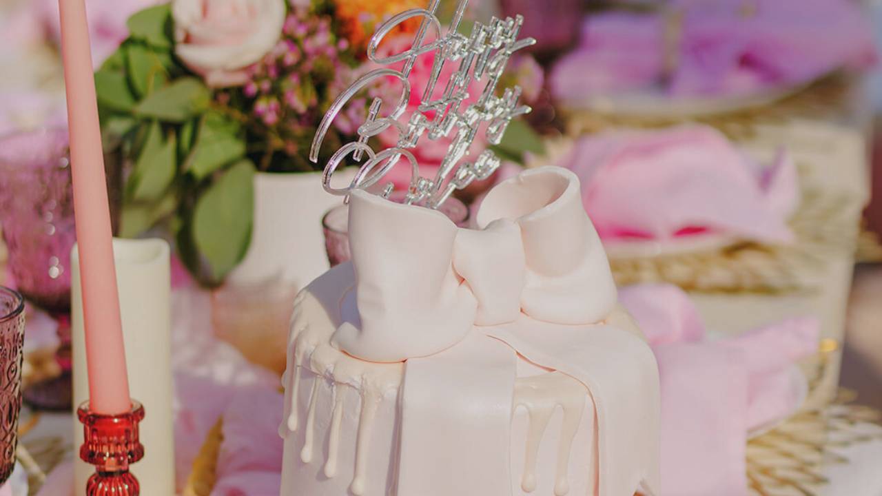 birthday-ideas-in-january-birthday-cake-closeup january birthday cake detail