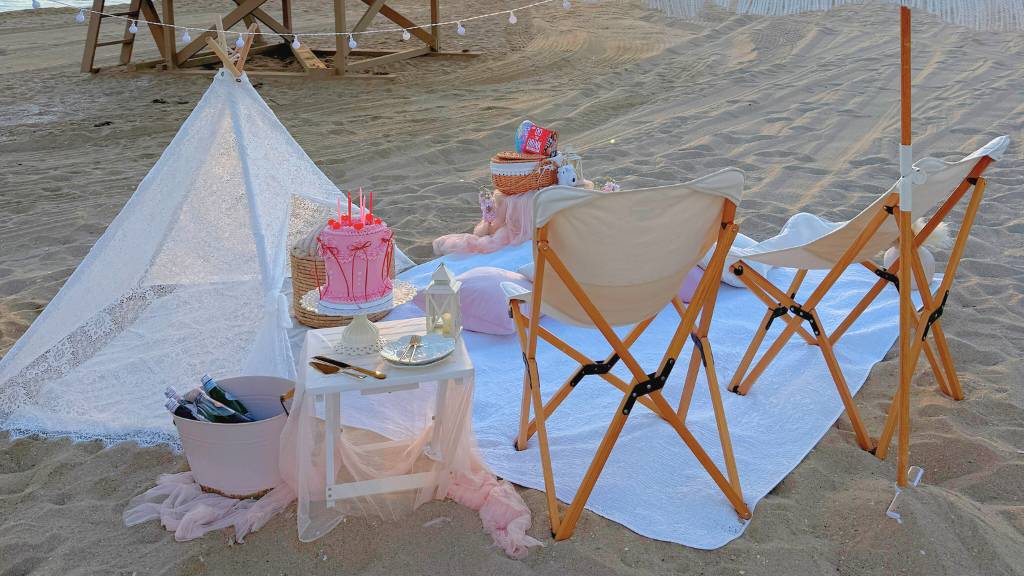 © Picnic Makers - https://picnicmakers.com/ january birthday mini picnic