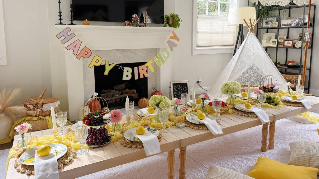 © Picnic Makers - https://picnicmakers.com/ indoor winter birthday grazing table
