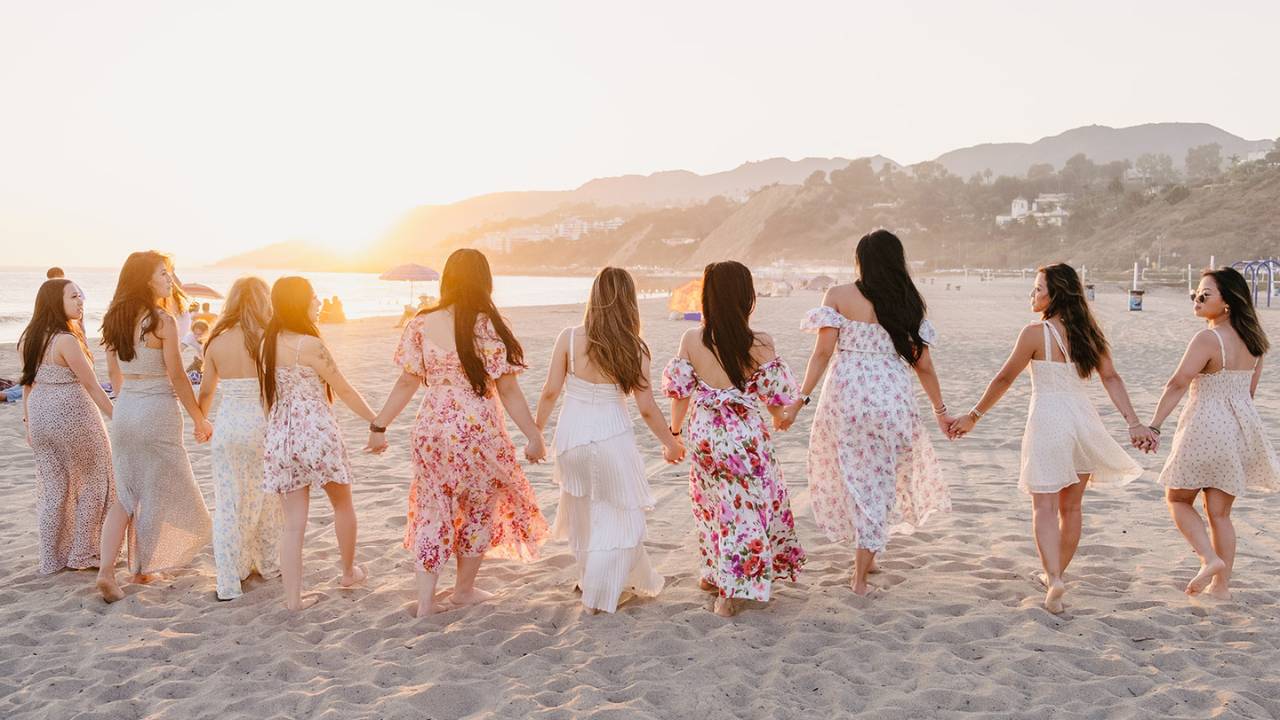 galentines-day-ideas-beach-friendship-walk. galentines day beach friendship walk