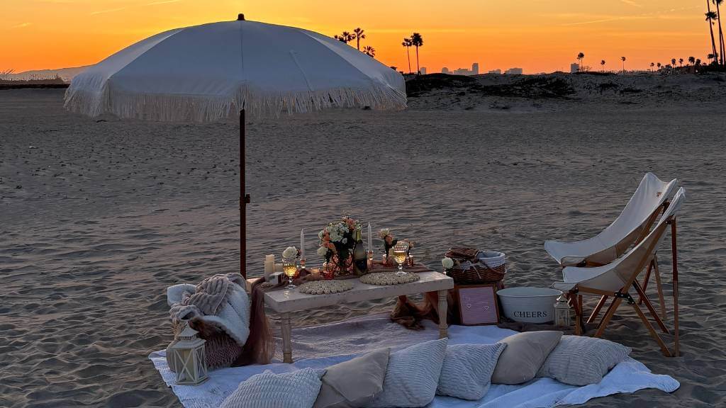 sunset beach picnic for mini-moon