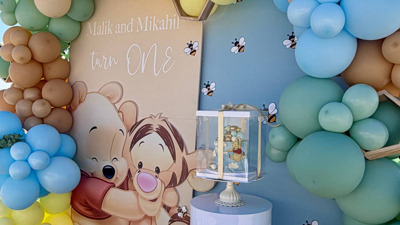balloon garland backdrop for tween birthday