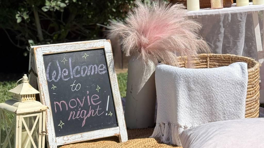 © Picnic Makers - https://picnicmakers.com/ movie night