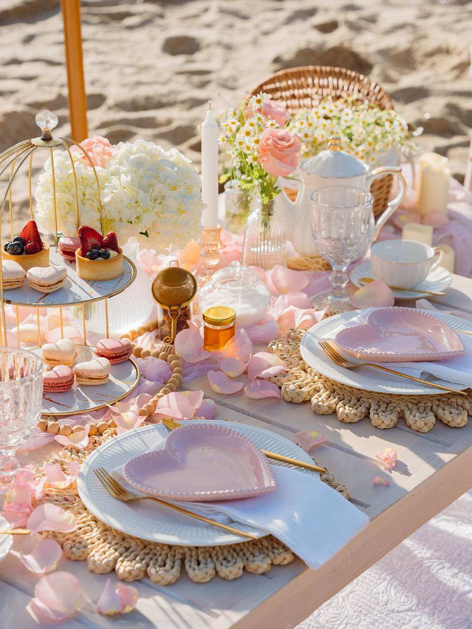 Malibu romantic picnic setup for two