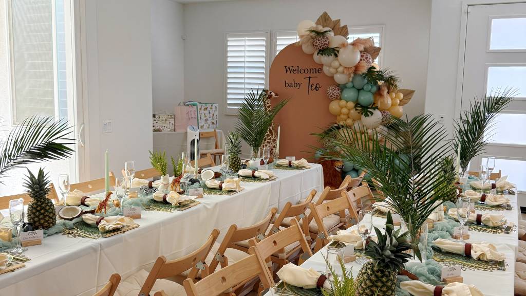safari baby shower table setup